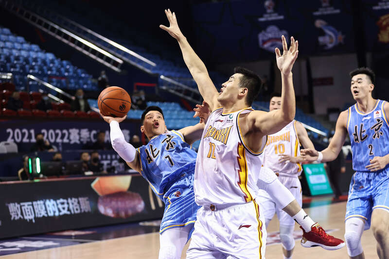 法兰克福赛后再遭质疑休斯敦火箭完成体检备战全明星赛，网友：北京首钢冲刺阶段篮板制胜(休斯敦火箭的首次总决赛赛季)